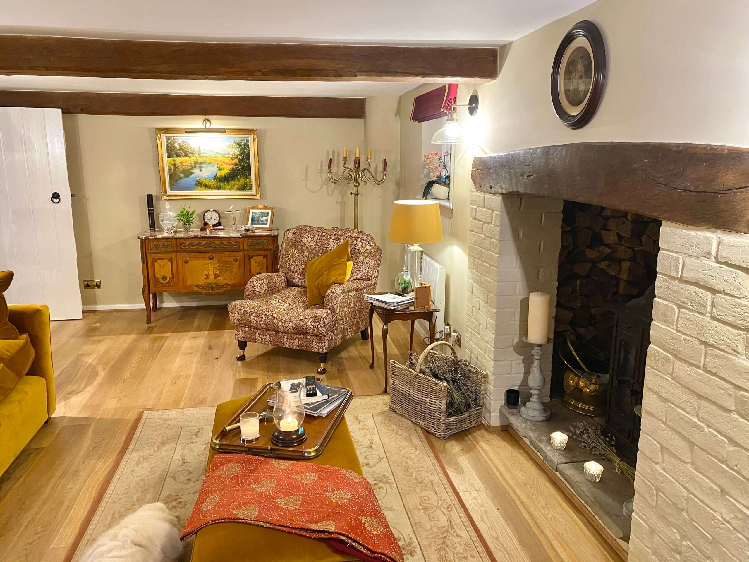 Orange and yellow toned sitting room 